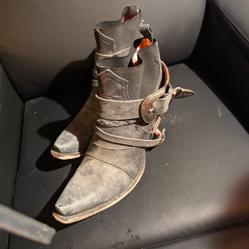 Junk Gypsy booties. Size 10 very comfy and stylish!! Charcoal Gray GREAT SHAPE!